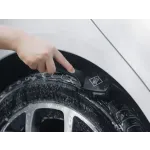 Kartáč s pevnými štětinami při čištění bočnice automobilové pneumatiky - FTC-WDK002