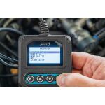 Hazet tester baterií zobrazující výběr typu baterie na LCD displeji - HA264629