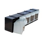 Boční pohled na plastový organizér s otevřenou výklopnou zásuvkou – FO-605