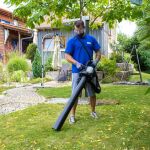 Použití benzínového vysavače listí na zahradě v praxi, Güde GBLS 7500-26.1 - GU94399