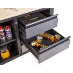 Ponk se třemi zásuvkami a policí