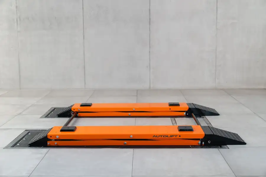 Nájezdové rampy AUTOLIFT Twin – sada 2 kusů Nájezdové rampy s profilovaným povrchem pro mechanický nůžkový zvedák AUTOLIFT Twin