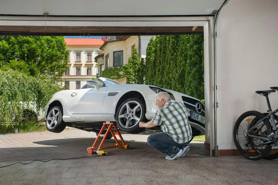 UP&DOWN 3000 – mechanický zvedák pro servisní a mobilní opravy AUTOLIFT UP&DOWN 3000 kompaktní mechanický zvedák pro jednostranné zvedání vozidla