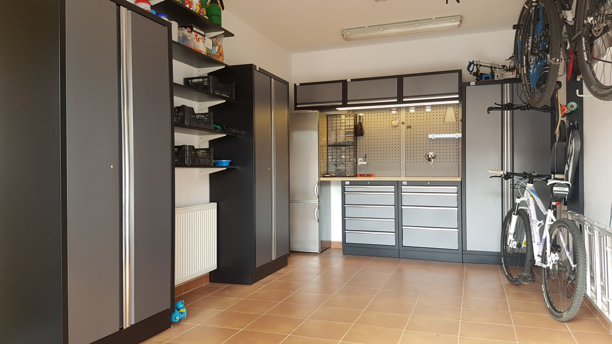 Ukázka řešení garáže s Dílenským nábytkem PROFI